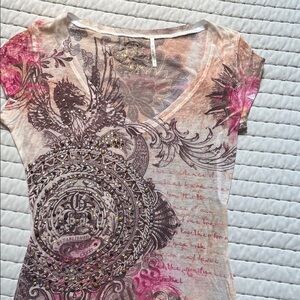 Guess Pink and Cream Graphic V-Neck Tee